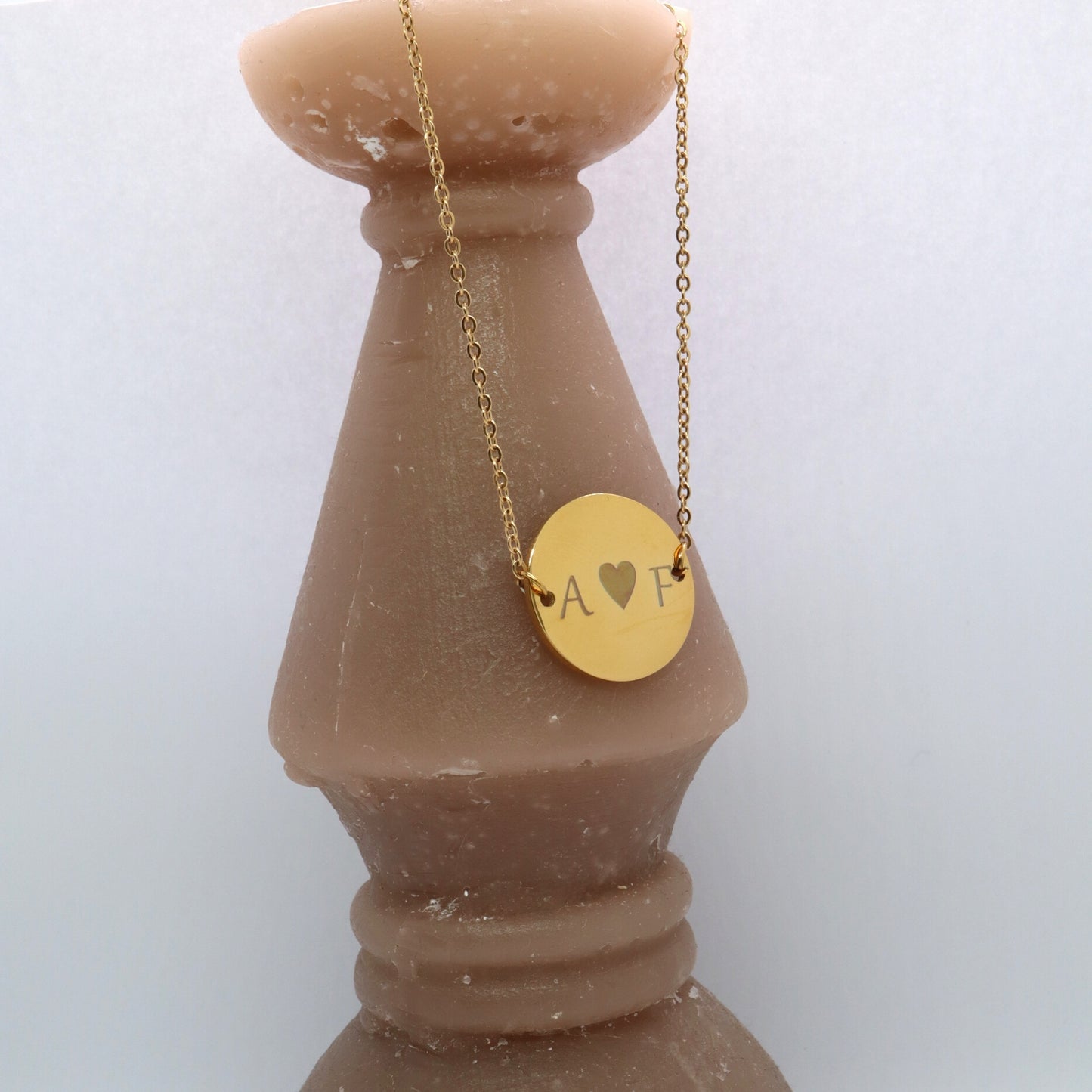 Unieke gepersonaliseerde armband met muntje Goud Sfeerbeeld