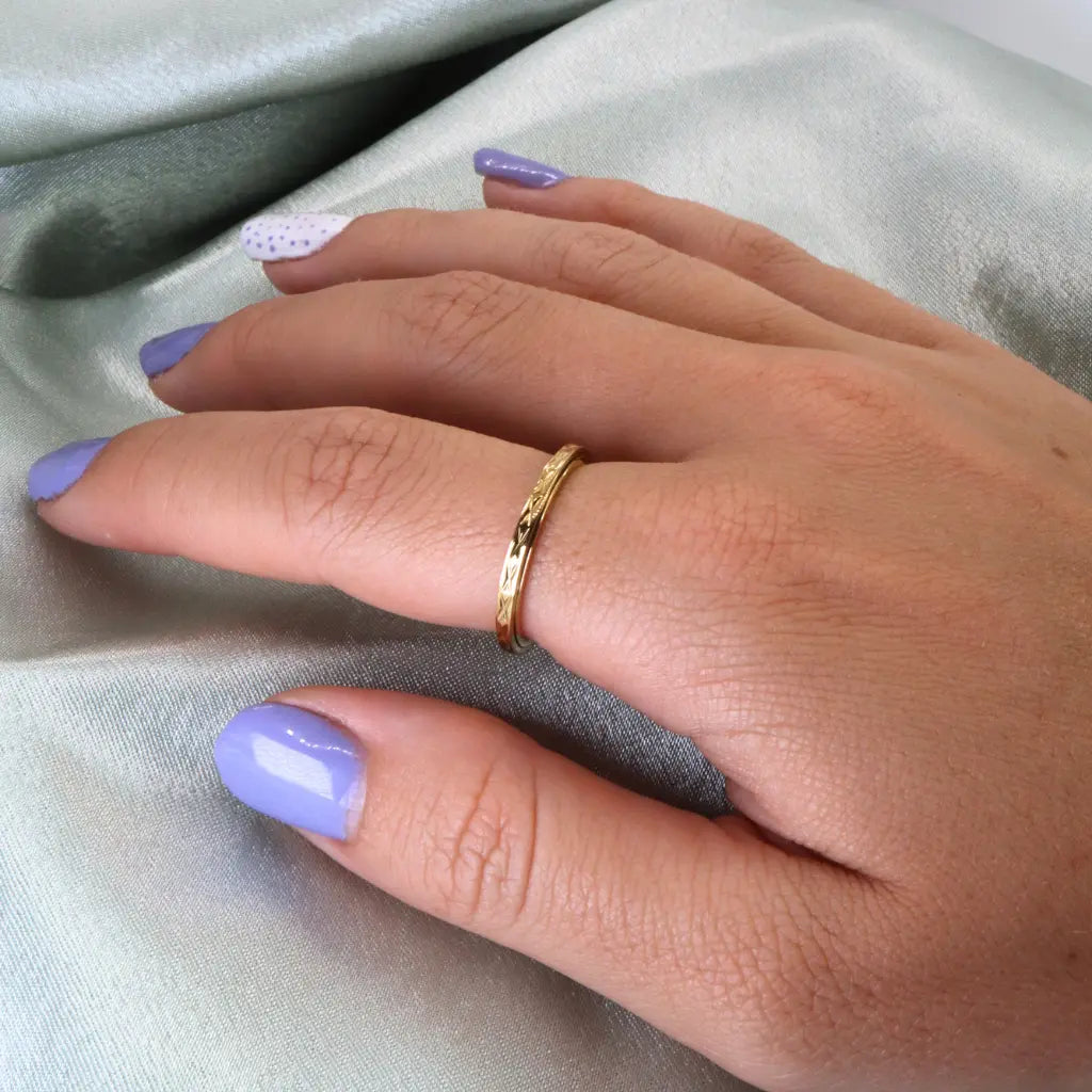 Anxiety Ring (Flux) Goud om vinger