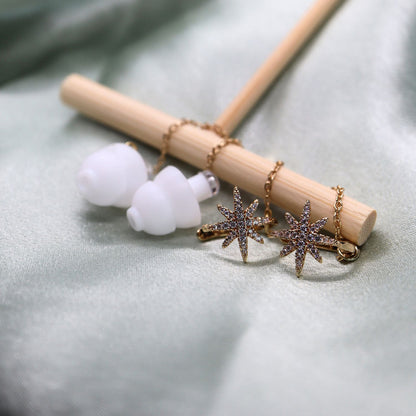 Earcuffs Voor Oordopjes (Ster Kwastjes) Goudkleurig Sfeerbeeld