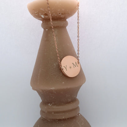 Unieke gepersonaliseerde armband met muntje Rosé Goud Sfeerbeeld